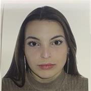 Interesada en impartir clases de inglés. Actualmente estudió la carrera de magisterio de primaria y tengo experiencia dando clases de inglés a niñ@s de primaria y de la ESO. Mis clases son bastante lúdicas, ya que mediante juegos, capto más fácilmente la